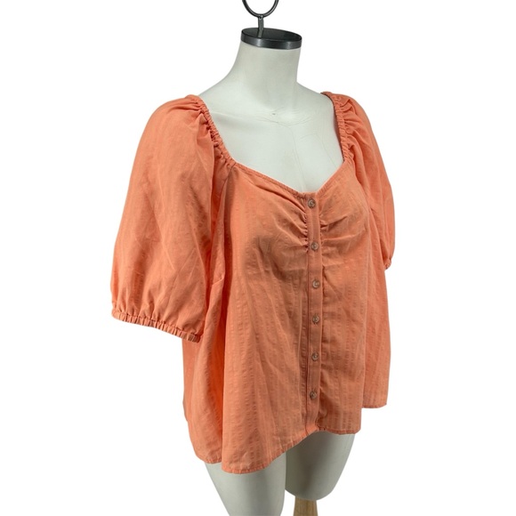 NWT Torrid Seersucker Button Front Crop Top Size 2 2X READ - Picture 4 of 10